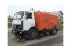Подметально-уборочная машина КО-326
